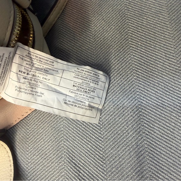 Aldo Crossbody cream colored w/ gold accent adjustable strap snap/zipper closure - Picture 14 of 15